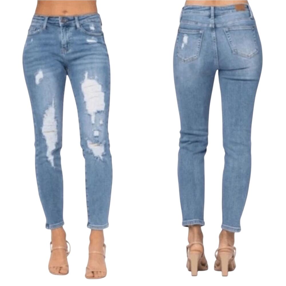 Judy Blue Women’s Mid Rise Relaxed Fit Distressed Blue Jeans Size 18W JB8833